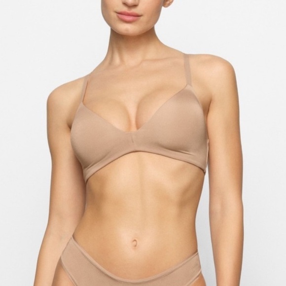 NWT Skims Wireless Form Lightly Lined Bra Beige Clay Sz 36C - Picture 1 of 9